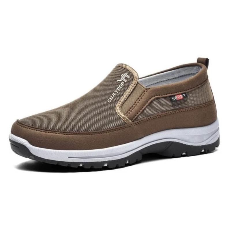 Lichtgewicht wandelschoenen, ideaal voor dagelijks gebruik.
