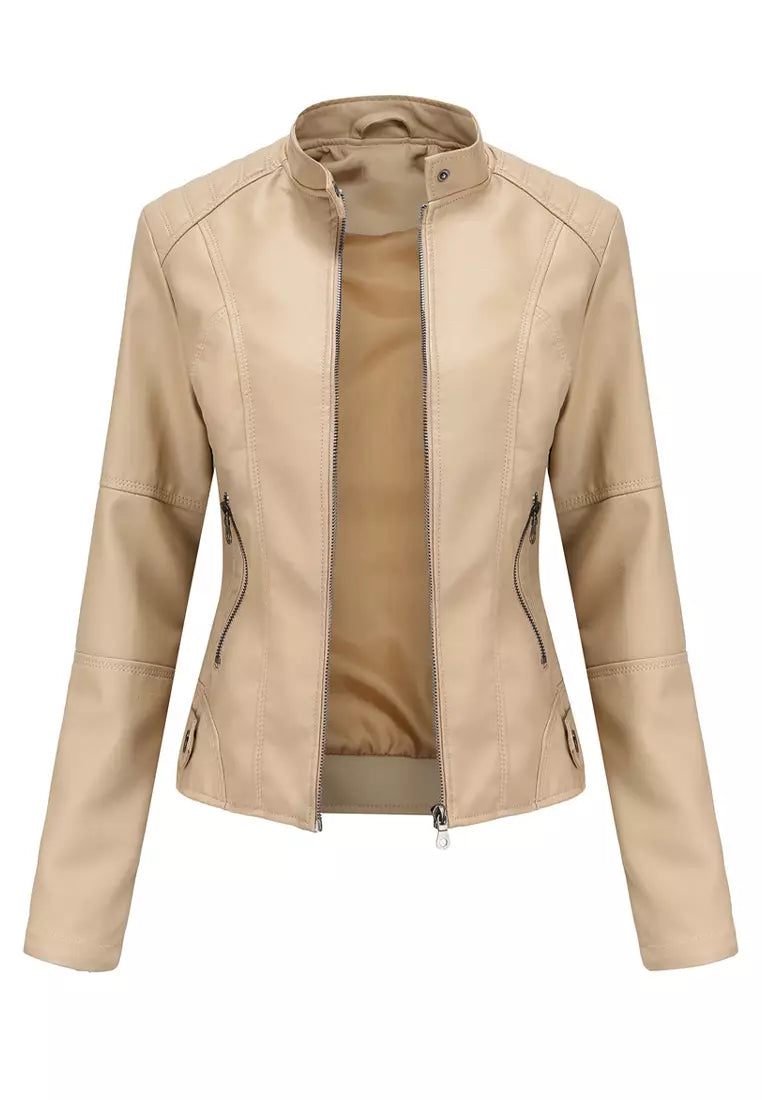 Dames leren bikerjack in een kort model, ideaal voor een stoere en stijlvolle uitstraling.