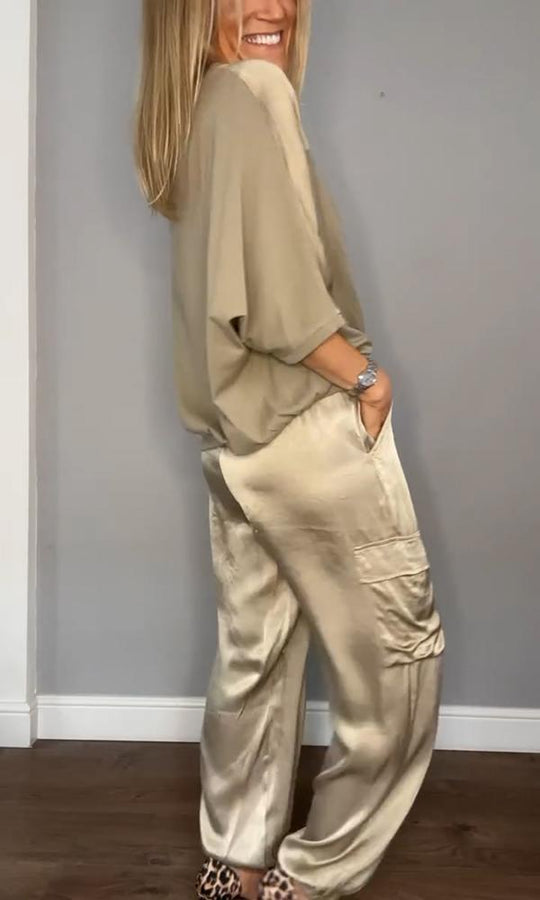 Sophia stijlvolle satijnen set voor dames, een ideale keuze voor een chique en comfortabele look.
