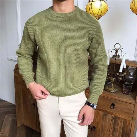 Tijdloze witte trui perfect voor zowel casual als formele gelegenheden.
