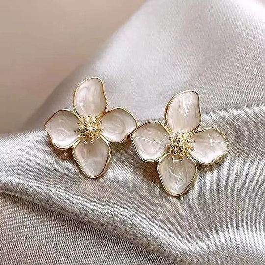 Femke - Eleganti orecchini a fiori per ogni occasione