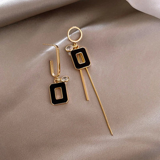 Lina - Chic geometric earrings with modern elegance