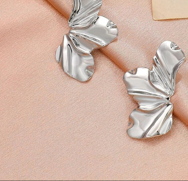 Lana - Eleganti Orecchini a Forma di Fiore per un Look Lussuoso