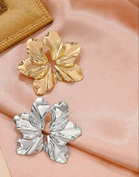 Lana - Eleganti Orecchini a Forma di Fiore per un Look Lussuoso