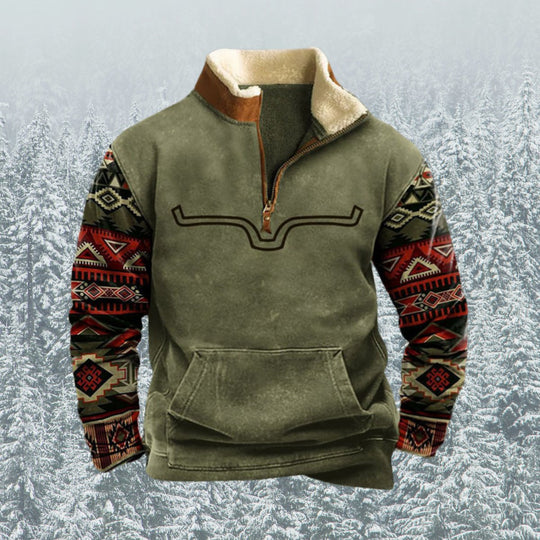 Olijfgroene half-zip fleece trui met Azteekse print op de mouwen.
