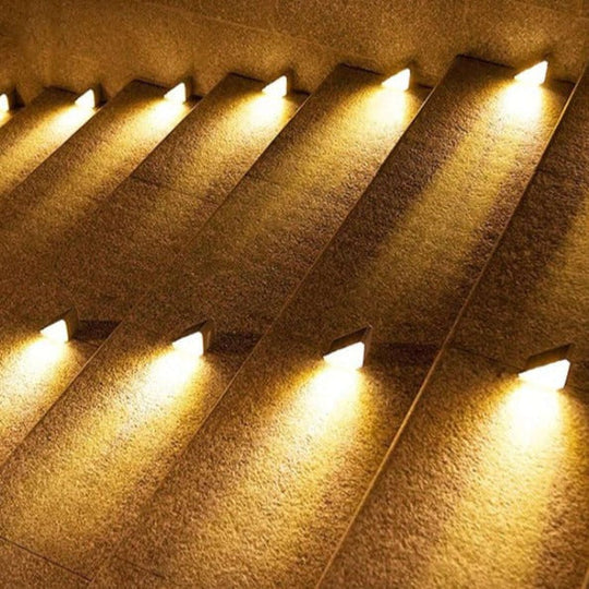 Veiligheid verhoogd met subtiele verlichting op traptreden.
