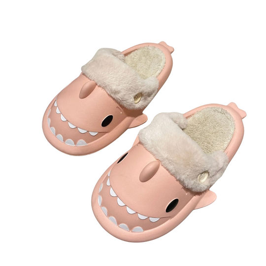 Speelse pantoffels met een antislipzool voor extra veiligheid in huis.