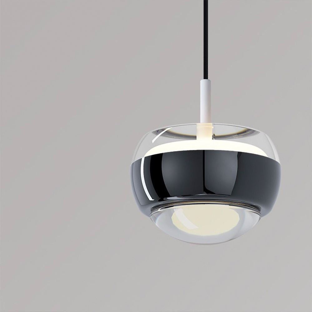 StralendAura pendellamp met een minimalistische stijl, een elegante toevoeging voor elke kamer.
