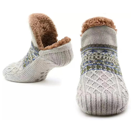 Een paar winterse huissokken die warmte en stijl combineren.