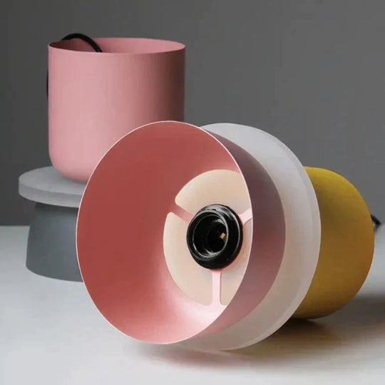 Daan Minimalistische hanglamp voor een verfijnde en moderne sfeer.
