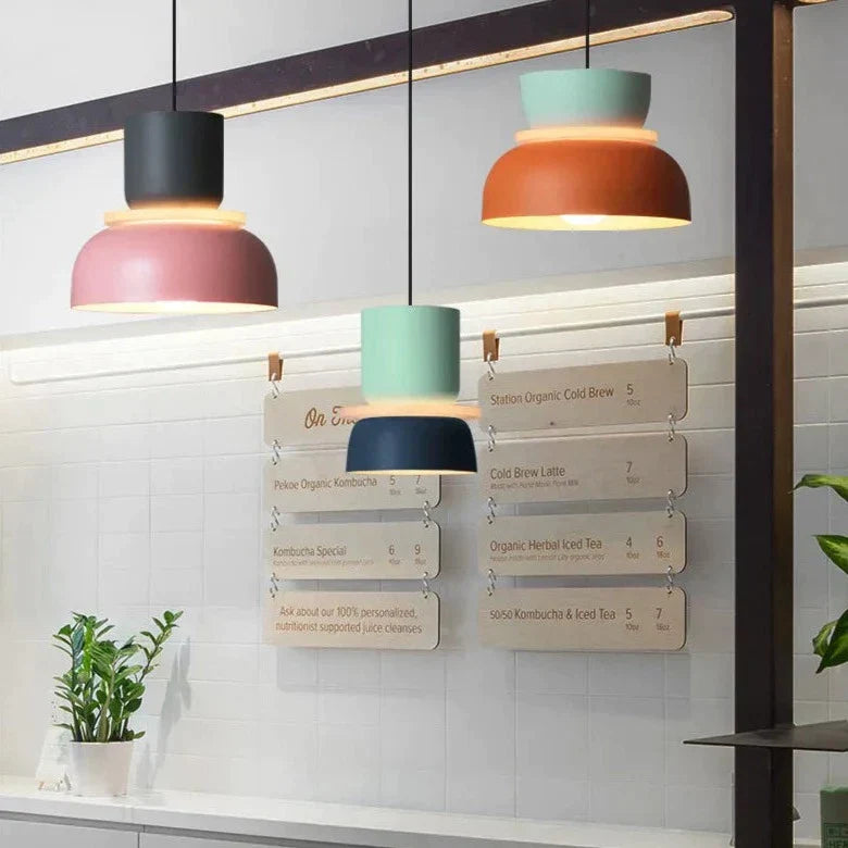 Minimalistisch design van de DuoTone Moderne Hanglamp voor een stijlvolle en moderne verlichting.
