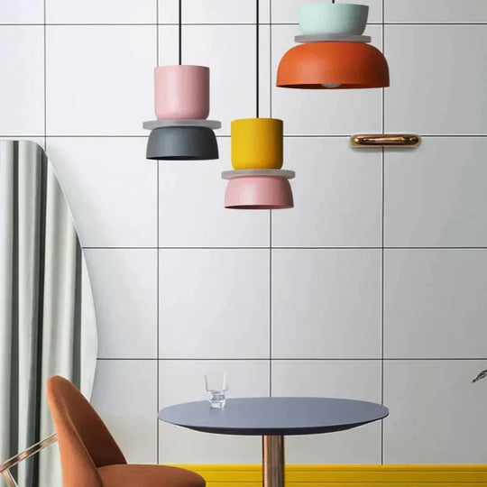 DuoTone Hanglamp met een strak minimalistisch ontwerp voor een verfijnde verlichting in je huis.
