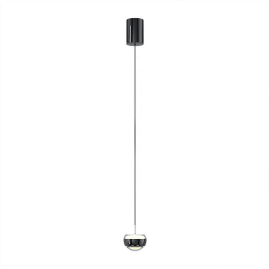 StralendAura pendellamp met een minimalistisch ontwerp, creëert een rustige en verfijnde sfeer in je ruimte.
